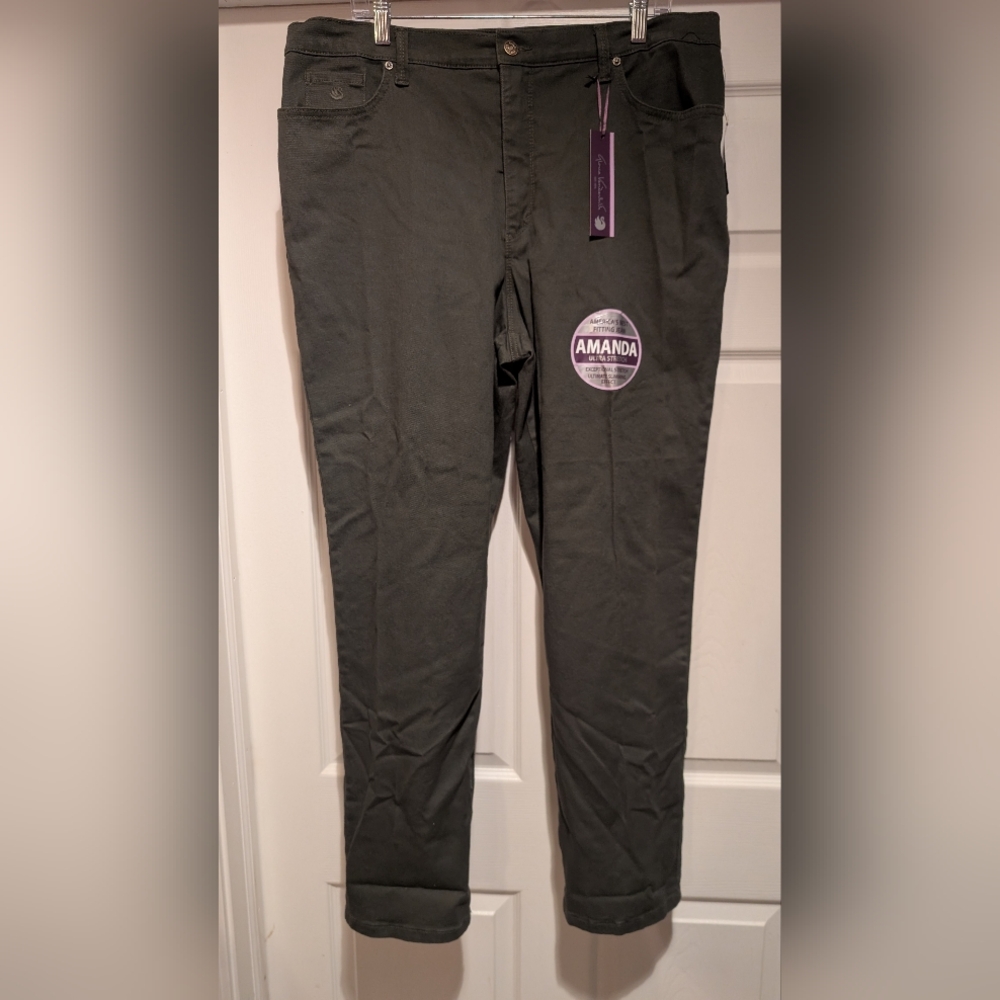 NEW! Amanda Women's Heritage Fit Tapered Leg Classic Rise Pine Grove Green Jeans